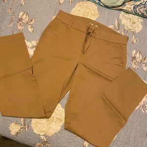 NWOT Old Navy skinny Khakis